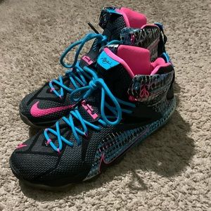 Nike LeBron 12